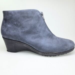 Aerosoles Heelrest Navy Blue Suede Leather Zip Wedge Booties Womens Size 8.5